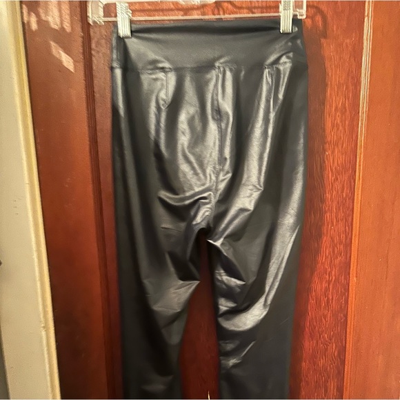 Women’s faux leather leggings size medium - Picture 2 of 3